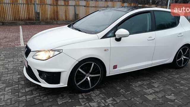 Белый Сеат Ибица, объемом двигателя 1.39 л и пробегом 197 тыс. км за 5000 $, фото 35 на Automoto.ua