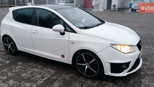 Белый Сеат Ибица, объемом двигателя 1.39 л и пробегом 197 тыс. км за 5000 $, фото 43 на Automoto.ua