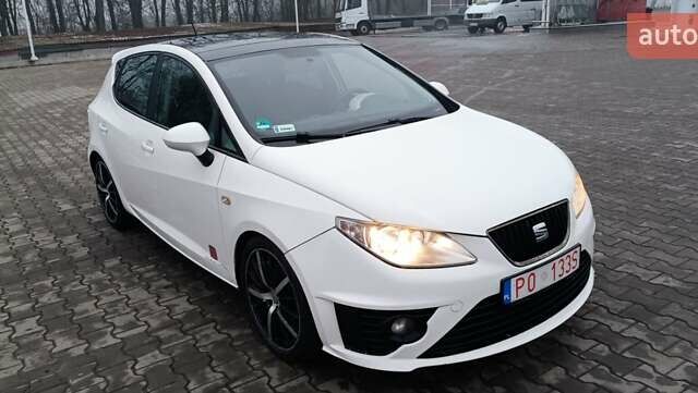 Белый Сеат Ибица, объемом двигателя 1.39 л и пробегом 197 тыс. км за 5000 $, фото 46 на Automoto.ua