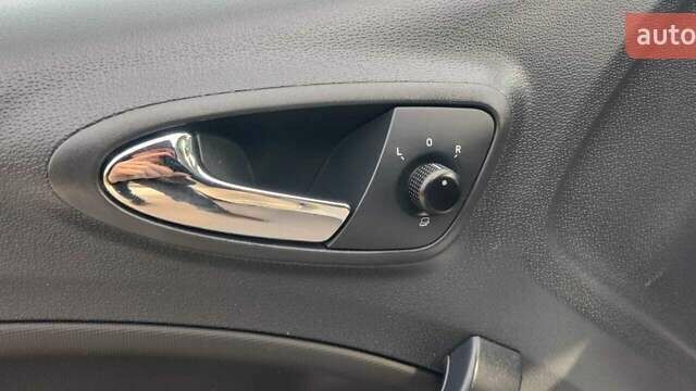 Белый Сеат Ибица, объемом двигателя 1.39 л и пробегом 203 тыс. км за 5598 $, фото 13 на Automoto.ua