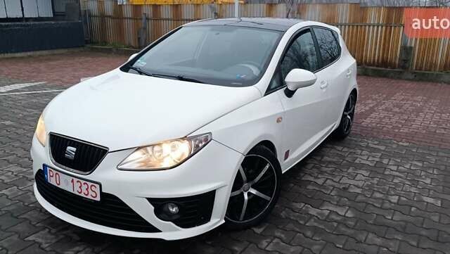 Белый Сеат Ибица, объемом двигателя 1.39 л и пробегом 197 тыс. км за 5000 $, фото 6 на Automoto.ua