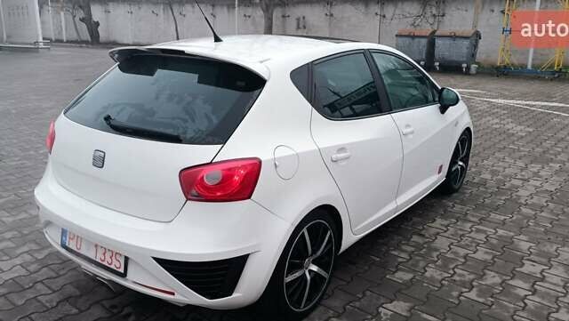 Белый Сеат Ибица, объемом двигателя 1.39 л и пробегом 197 тыс. км за 5000 $, фото 39 на Automoto.ua