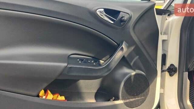 Белый Сеат Ибица, объемом двигателя 1.39 л и пробегом 203 тыс. км за 5598 $, фото 16 на Automoto.ua