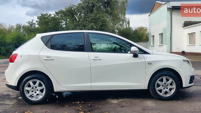Білий Сеат Ibiza, об'ємом двигуна 1.39 л та пробігом 203 тис. км за 5600 $, фото 1 на Automoto.ua