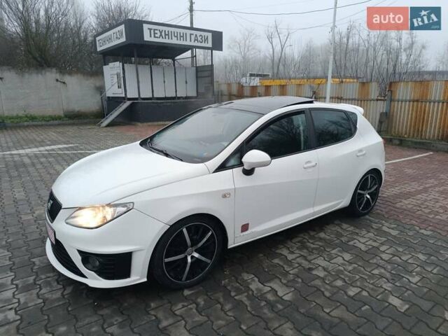 Белый Сеат Ибица, объемом двигателя 1.39 л и пробегом 197 тыс. км за 5000 $, фото 20 на Automoto.ua