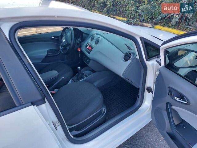 Білий Сеат Ibiza, об'ємом двигуна 1.39 л та пробігом 203 тис. км за 4500 $, фото 21 на Automoto.ua