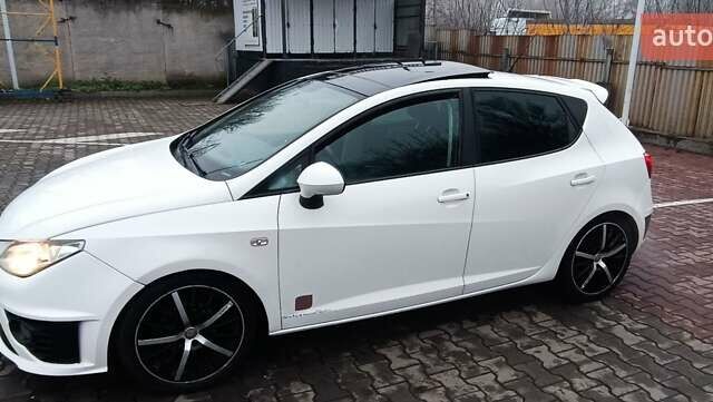 Белый Сеат Ибица, объемом двигателя 1.39 л и пробегом 197 тыс. км за 5000 $, фото 8 на Automoto.ua