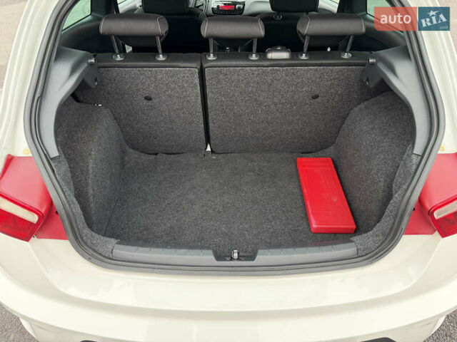 Белый Сеат Ибица, объемом двигателя 1.4 л и пробегом 198 тыс. км за 8111 $, фото 71 на Automoto.ua