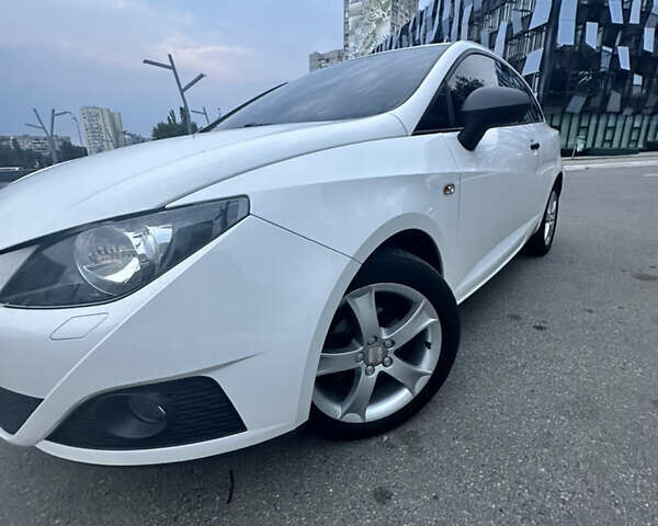 Белый Сеат Ибица, объемом двигателя 1.2 л и пробегом 71 тыс. км за 6699 $, фото 8 на Automoto.ua