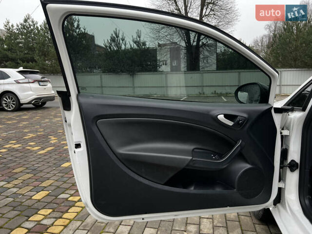 Білий Сеат Ibiza, об'ємом двигуна 1.4 л та пробігом 193 тис. км за 8500 $, фото 27 на Automoto.ua