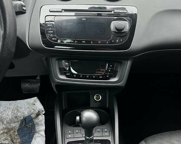 Білий Сеат Ibiza, об'ємом двигуна 1.4 л та пробігом 202 тис. км за 7800 $, фото 40 на Automoto.ua