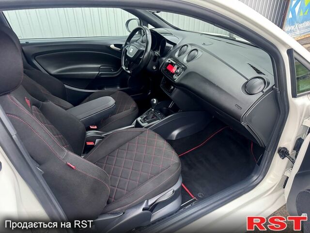 Белый Сеат Ибица, объемом двигателя 1.4 л и пробегом 187 тыс. км за 8550 $, фото 5 на Automoto.ua