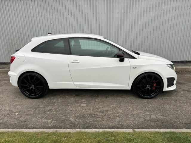 Белый Сеат Ибица, объемом двигателя 1.4 л и пробегом 187 тыс. км за 8550 $, фото 2 на Automoto.ua