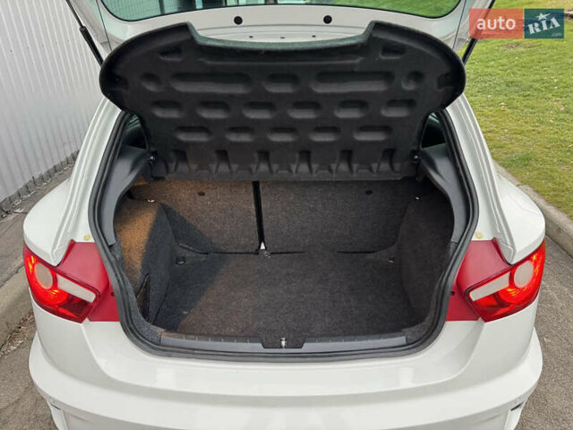 Белый Сеат Ибица, объемом двигателя 1.4 л и пробегом 187 тыс. км за 8550 $, фото 34 на Automoto.ua