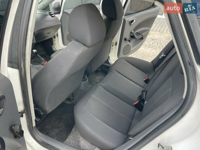 Белый Сеат Ибица, объемом двигателя 1.2 л и пробегом 384 тыс. км за 3750 $, фото 8 на Automoto.ua