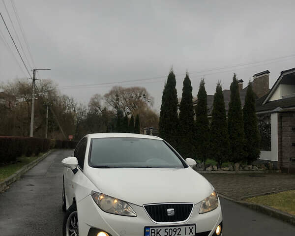 Белый Сеат Ибица, объемом двигателя 1.6 л и пробегом 370 тыс. км за 7200 $, фото 2 на Automoto.ua