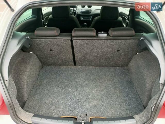 Білий Сеат Ibiza, об'ємом двигуна 1.4 л та пробігом 191 тис. км за 7999 $, фото 30 на Automoto.ua