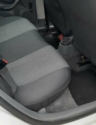 Белый Сеат Ибица, объемом двигателя 1.2 л и пробегом 200 тыс. км за 6000 $, фото 7 на Automoto.ua