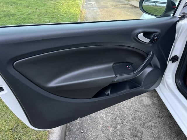 Белый Сеат Ибица, объемом двигателя 1.4 л и пробегом 187 тыс. км за 8550 $, фото 10 на Automoto.ua