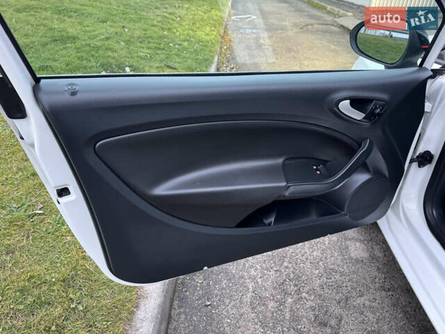 Белый Сеат Ибица, объемом двигателя 1.4 л и пробегом 187 тыс. км за 8550 $, фото 49 на Automoto.ua