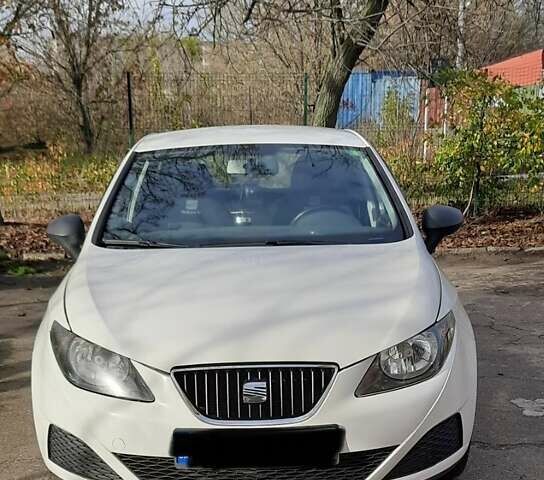 Белый Сеат Ибица, объемом двигателя 1.2 л и пробегом 200 тыс. км за 6000 $, фото 4 на Automoto.ua