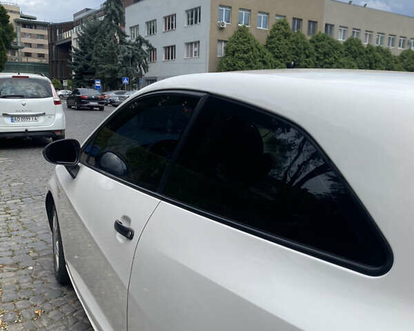 Белый Сеат Ибица, объемом двигателя 1.2 л и пробегом 200 тыс. км за 5200 $, фото 1 на Automoto.ua