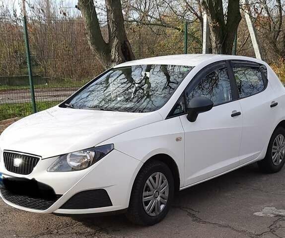 Белый Сеат Ибица, объемом двигателя 1.2 л и пробегом 200 тыс. км за 6000 $, фото 5 на Automoto.ua