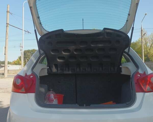 Білий Сеат Ibiza, об'ємом двигуна 1.2 л та пробігом 232 тис. км за 5400 $, фото 18 на Automoto.ua