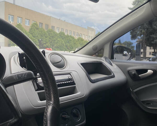 Белый Сеат Ибица, объемом двигателя 1.2 л и пробегом 200 тыс. км за 5200 $, фото 4 на Automoto.ua