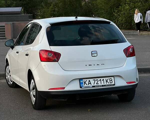 Белый Сеат Ибица, объемом двигателя 1.39 л и пробегом 207 тыс. км за 4500 $, фото 4 на Automoto.ua