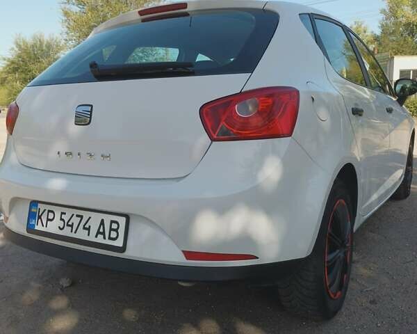 Білий Сеат Ibiza, об'ємом двигуна 1.2 л та пробігом 232 тис. км за 5400 $, фото 4 на Automoto.ua