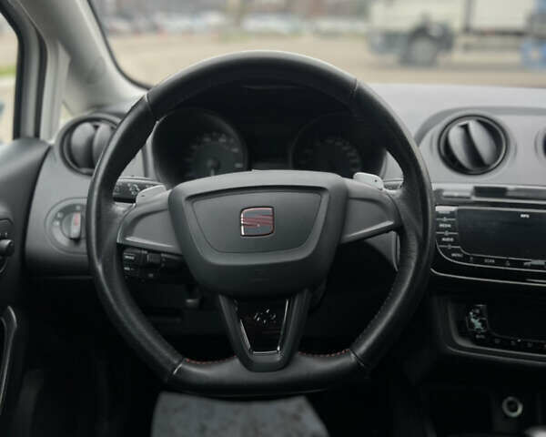 Білий Сеат Ibiza, об'ємом двигуна 1.4 л та пробігом 202 тис. км за 7800 $, фото 39 на Automoto.ua