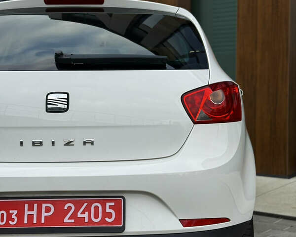 Белый Сеат Ибица, объемом двигателя 1.6 л и пробегом 147 тыс. км за 9999 $, фото 7 на Automoto.ua