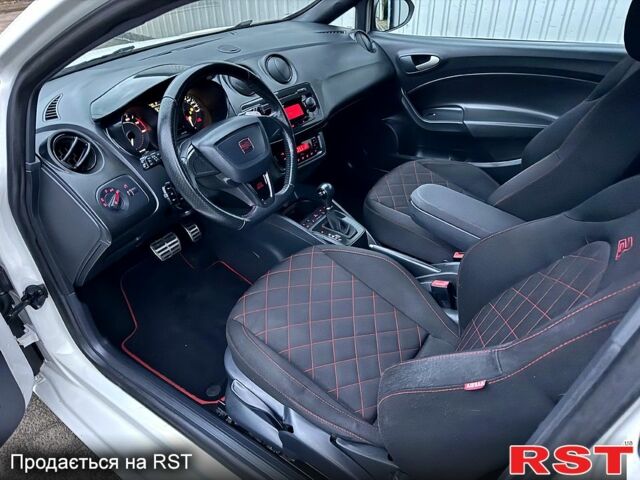 Белый Сеат Ибица, объемом двигателя 1.4 л и пробегом 187 тыс. км за 8550 $, фото 4 на Automoto.ua