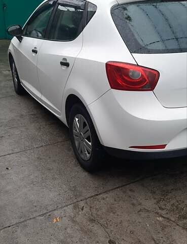 Белый Сеат Ибица, объемом двигателя 1.2 л и пробегом 200 тыс. км за 6000 $, фото 2 на Automoto.ua