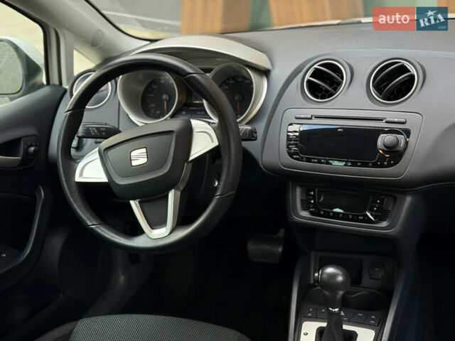 Белый Сеат Ибица, объемом двигателя 1.6 л и пробегом 147 тыс. км за 9999 $, фото 11 на Automoto.ua