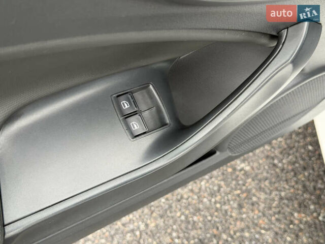 Белый Сеат Ибица, объемом двигателя 1.4 л и пробегом 198 тыс. км за 8111 $, фото 29 на Automoto.ua