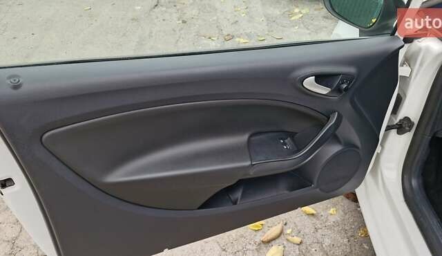 Білий Сеат Ibiza, об'ємом двигуна 1.39 л та пробігом 194 тис. км за 7300 $, фото 15 на Automoto.ua