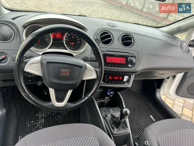 Білий Сеат Ibiza, об'ємом двигуна 1.2 л та пробігом 221 тис. км за 4850 $, фото 15 на Automoto.ua