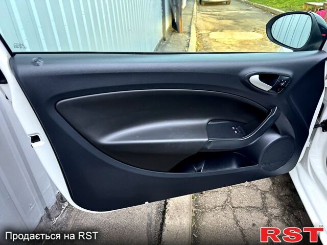 Белый Сеат Ибица, объемом двигателя 1.4 л и пробегом 187 тыс. км за 8550 $, фото 7 на Automoto.ua