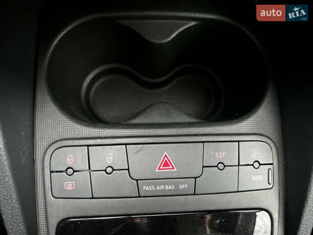 Білий Сеат Ibiza, об'ємом двигуна 1.4 л та пробігом 202 тис. км за 7800 $, фото 50 на Automoto.ua