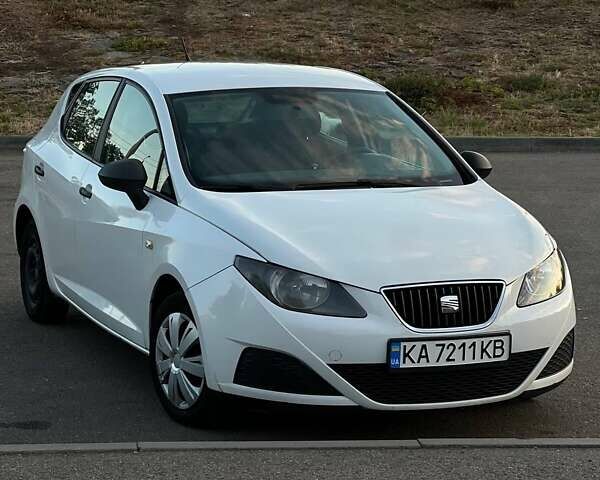 Белый Сеат Ибица, объемом двигателя 1.39 л и пробегом 207 тыс. км за 4500 $, фото 3 на Automoto.ua