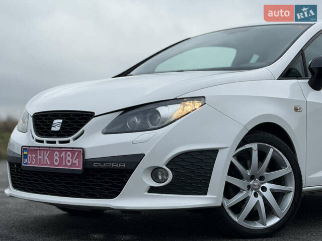 Белый Сеат Ибица, объемом двигателя 1.4 л и пробегом 198 тыс. км за 8111 $, фото 2 на Automoto.ua