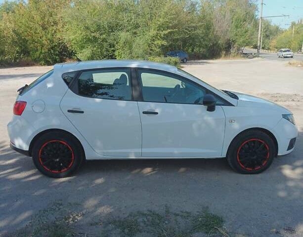 Білий Сеат Ibiza, об'ємом двигуна 1.2 л та пробігом 232 тис. км за 5400 $, фото 2 на Automoto.ua
