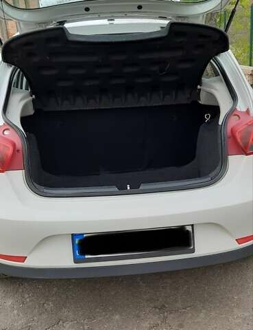 Белый Сеат Ибица, объемом двигателя 1.2 л и пробегом 200 тыс. км за 6000 $, фото 8 на Automoto.ua