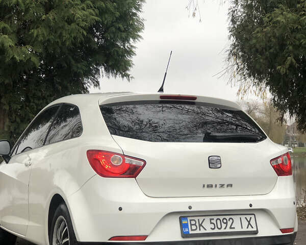 Белый Сеат Ибица, объемом двигателя 1.6 л и пробегом 370 тыс. км за 7200 $, фото 1 на Automoto.ua