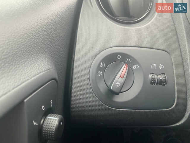 Белый Сеат Ибица, объемом двигателя 1.4 л и пробегом 183 тыс. км за 6500 $, фото 9 на Automoto.ua