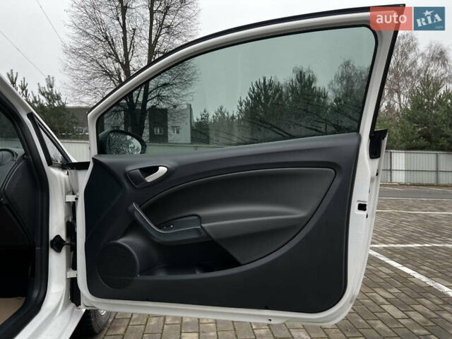 Білий Сеат Ibiza, об'ємом двигуна 1.4 л та пробігом 193 тис. км за 8500 $, фото 28 на Automoto.ua