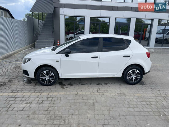 Белый Сеат Ибица, объемом двигателя 1.2 л и пробегом 384 тыс. км за 3750 $, фото 3 на Automoto.ua