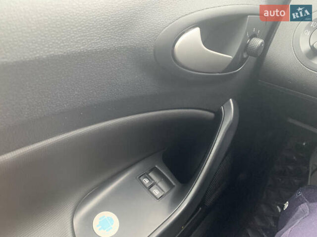 Белый Сеат Ибица, объемом двигателя 1.4 л и пробегом 183 тыс. км за 6500 $, фото 11 на Automoto.ua